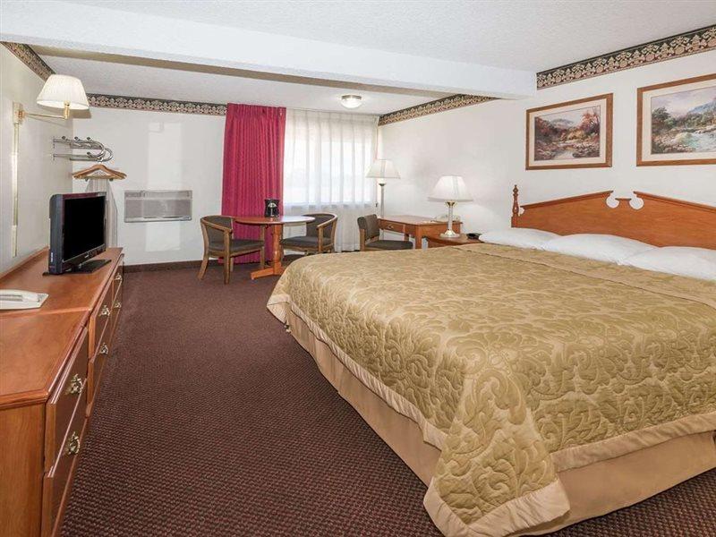 Super 8 By Wyndham Laramie Exterior foto