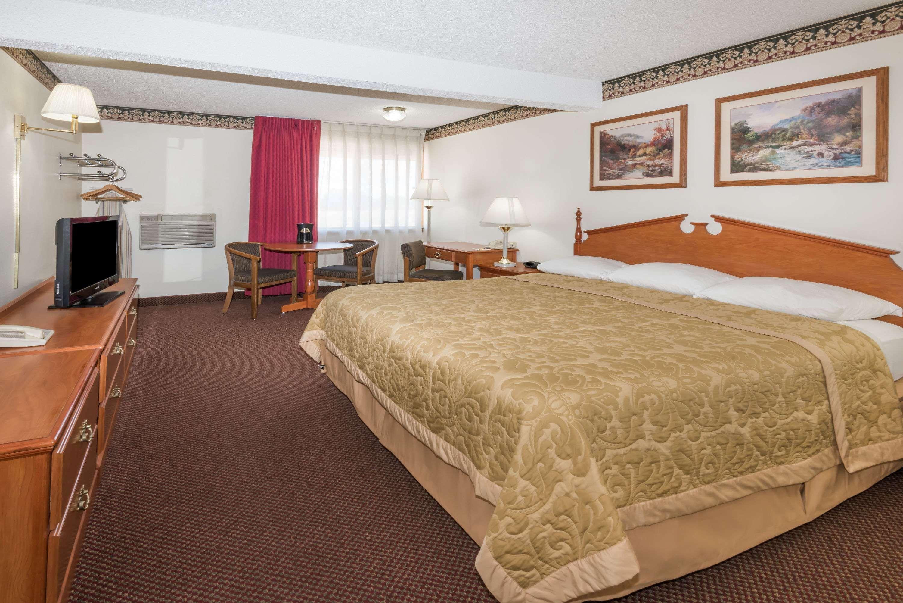 Super 8 By Wyndham Laramie Exterior foto